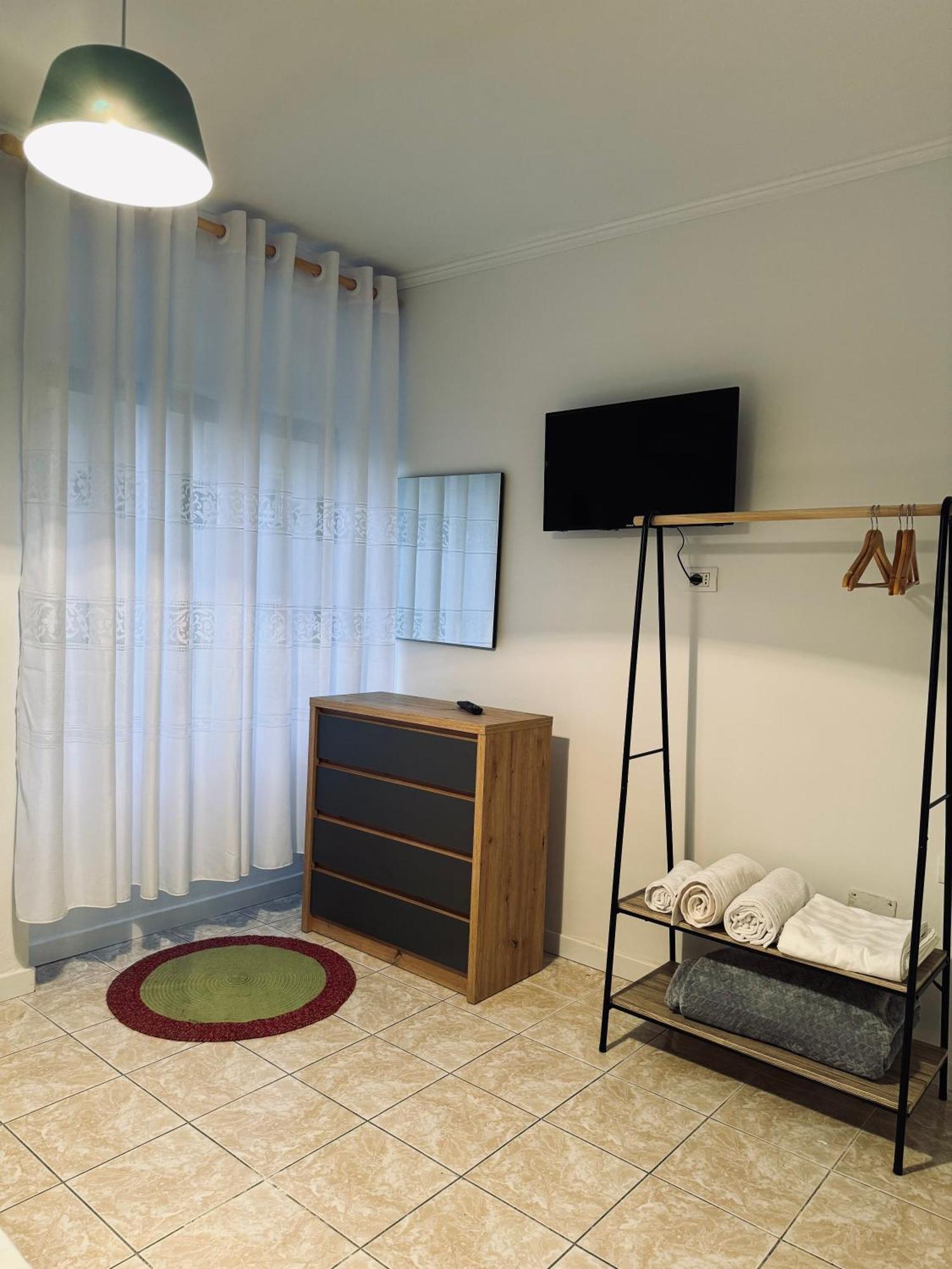 Hi5 Rooms Tirana Bagian luar foto