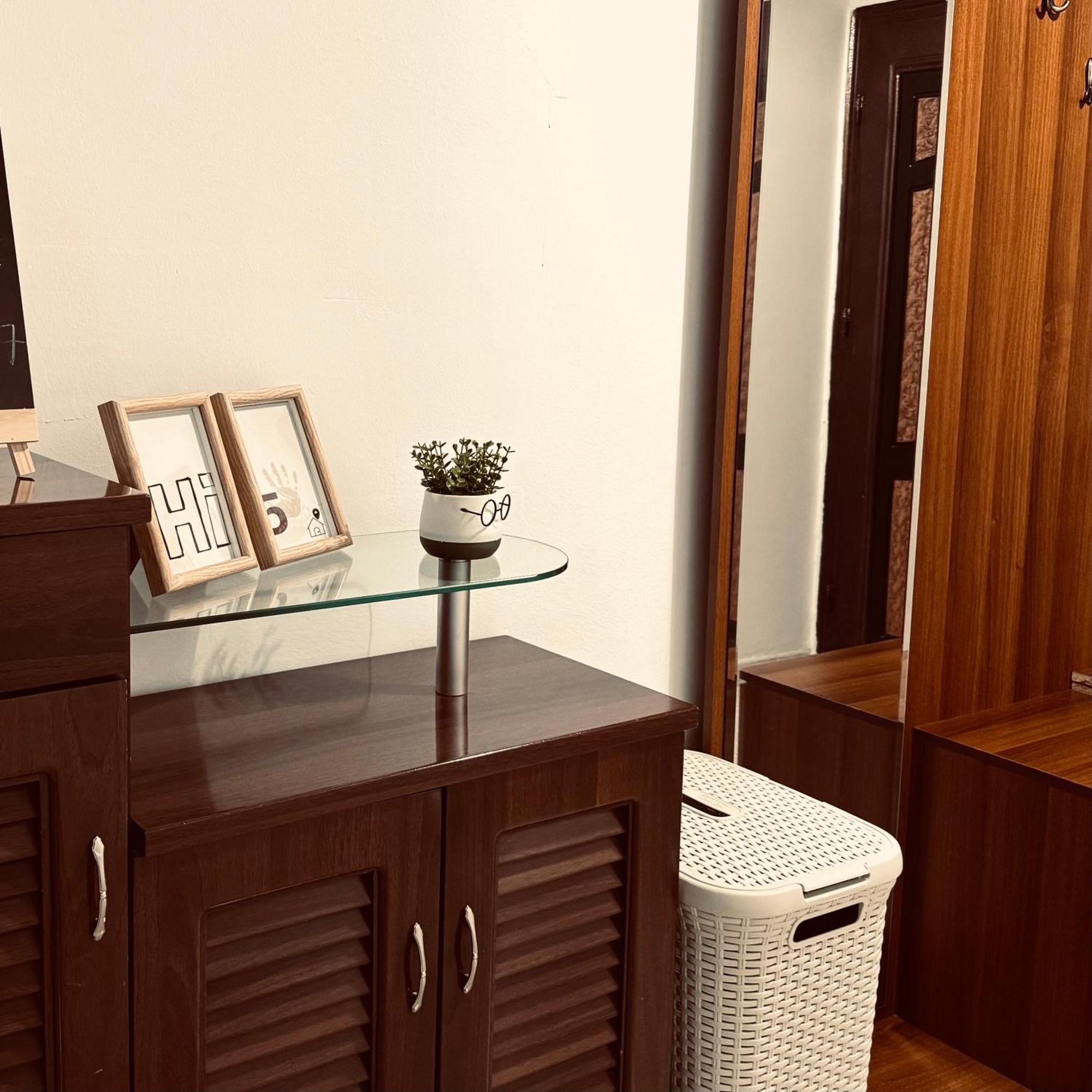 Hi5 Rooms Tirana Bagian luar foto