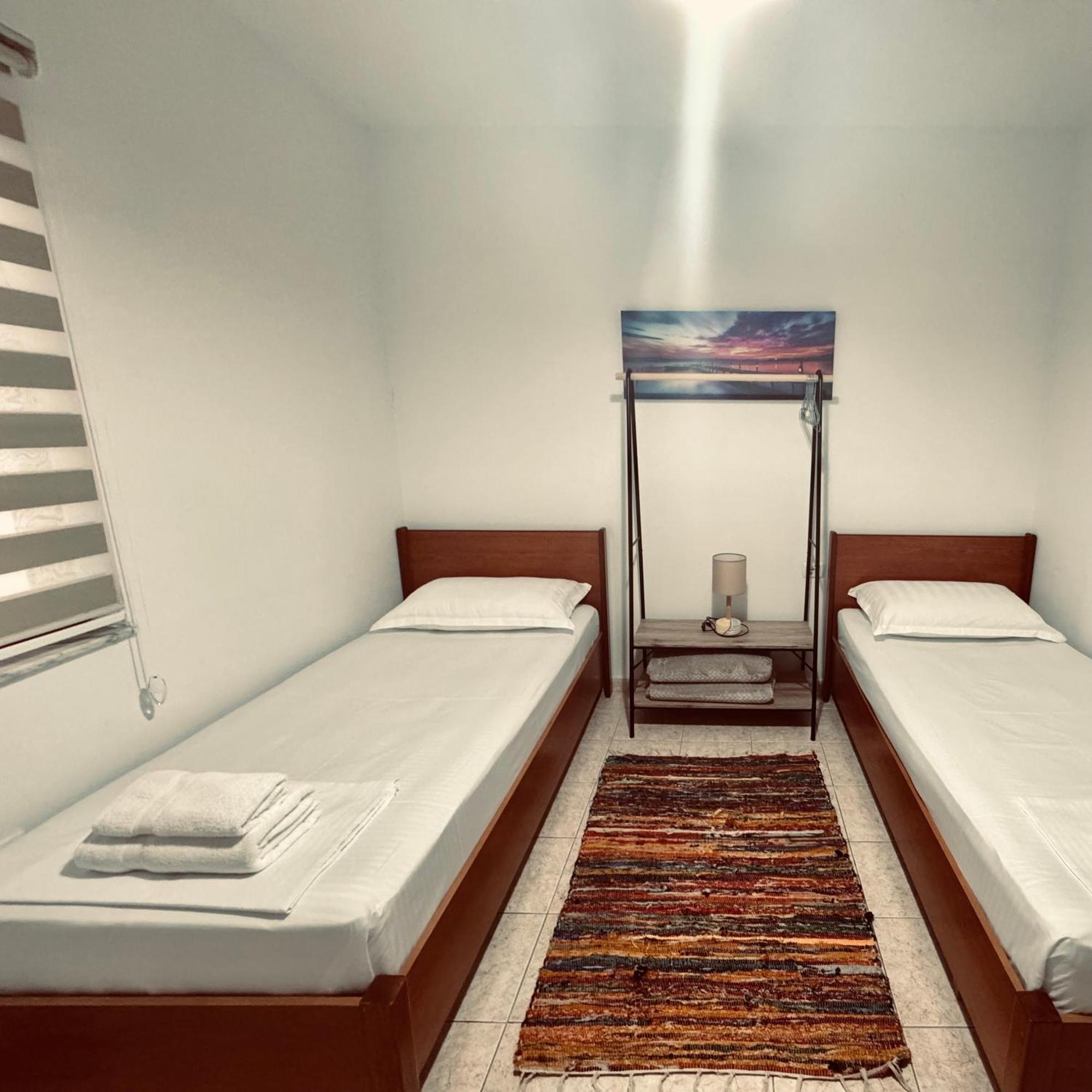 Hi5 Rooms Tirana Bagian luar foto